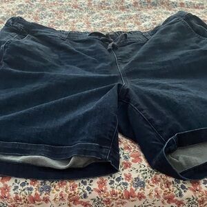 Weekend Mid-Rise Bermuda Short